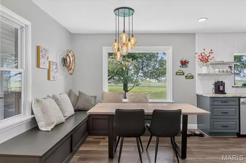 Dining - 411 Washington Dr, Waterloo, IL 62298 photo 2 of 2