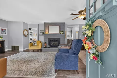 Entry Way - 411 Washington Dr, Waterloo, IL 62298 photo 1 of 2
