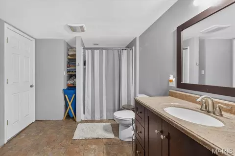 Bath - 411 Washington Dr, Waterloo, IL 62298 photo 3 of 4
