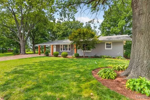 Exterior - 411 Washington Dr, Waterloo, IL 62298 photo 4 of 18
