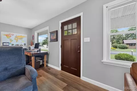 Entry Way - 411 Washington Dr, Waterloo, IL 62298 photo 2 of 2
