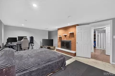 Bedroom - 411 Washington Dr, Waterloo, IL 62298 photo 6 of 7
