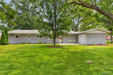 Exterior - 411 Washington Dr, Waterloo, IL 62298 photo 12 of 18