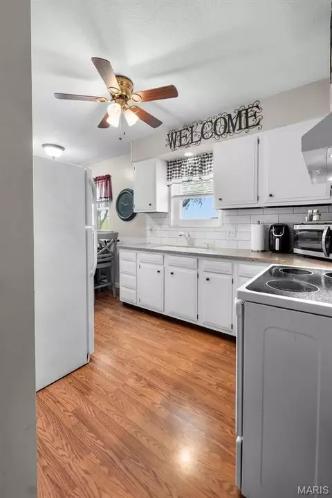 Kitchen - 20782 State Highway 177, Jackson, MO 63755 photo 2 of 2