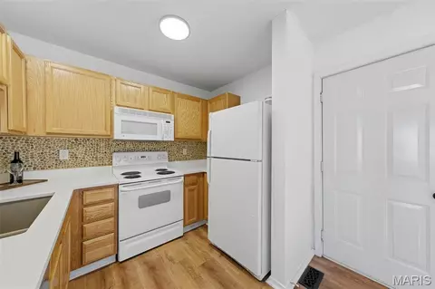 Kitchen - 744 Hyde Dr, O'fallon, MO 63366 photo 1 of 4