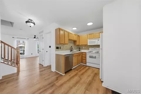 Kitchen - 744 Hyde Dr, O'fallon, MO 63366 photo 4 of 4