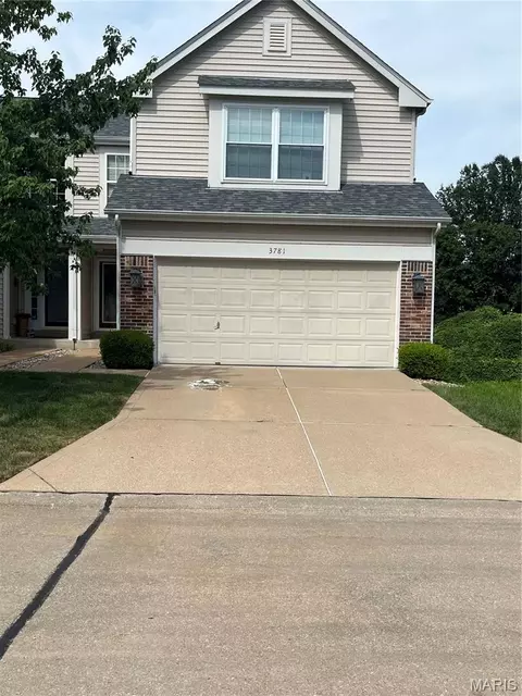 3781 Southern Manor Dr, Saint Louis, MO 63125