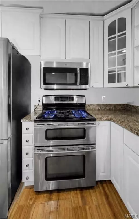 Kitchen - 12 Beverly Dr, Olivette, MO 63132 photo 3 of 3