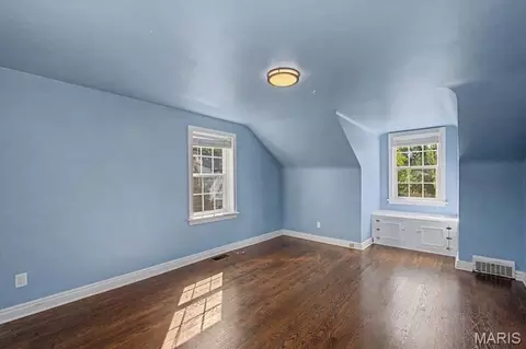 Bedroom - 12 Beverly Dr, Olivette, MO 63132 photo 5 of 12