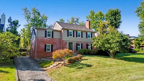 Exterior - 12 Beverly Dr, Olivette, MO 63132 photo 3 of 9