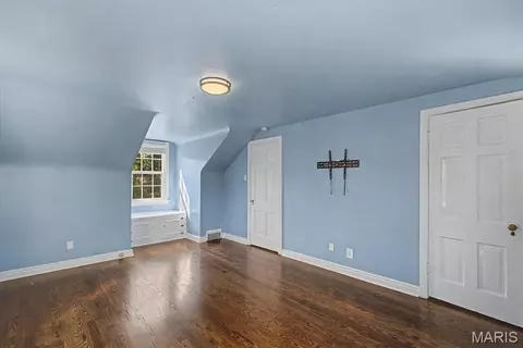 Bedroom - 12 Beverly Dr, Olivette, MO 63132 photo 3 of 12