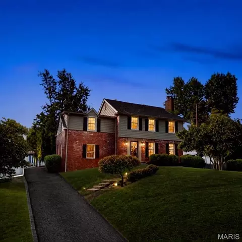 Exterior - 12 Beverly Dr, Olivette, MO 63132 photo 2 of 9