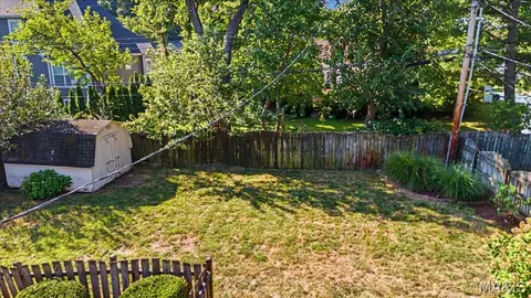 Exterior - 12 Beverly Dr, Olivette, MO 63132 photo 8 of 9