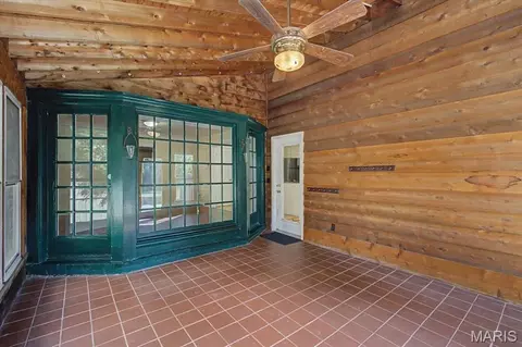 Exterior - 12 Beverly Dr, Olivette, MO 63132 photo 6 of 9