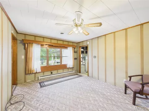 Living - 466 Eisenhower St, Rolla, MO 65401 photo 2 of 7