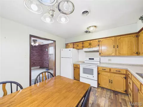 Kitchen - 466 Eisenhower St, Rolla, MO 65401 photo 2 of 2