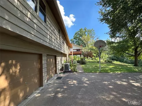 681 Henry Ave, Ballwin, MO 63011 photo 7
