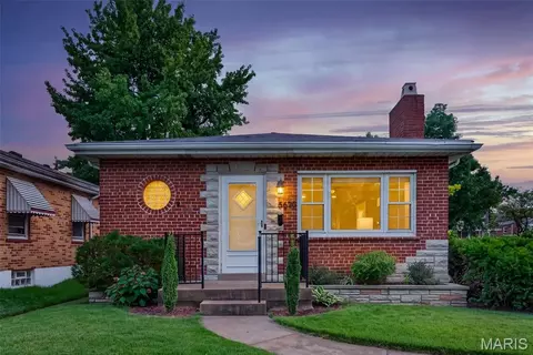 5690 Pernod Ave, Saint Louis, MO 63139