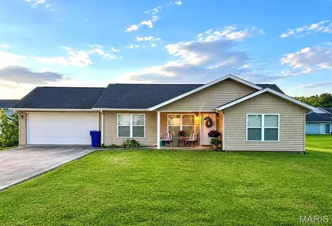 210 Black Willow Ln, Cape Girardeau, MO 63701