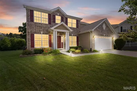 1004 Autumn Valley Ct, Fenton, MO 63026