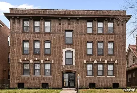6274 Cates Ave, University City, MO 63130