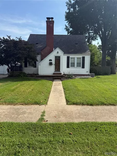 2240 Lynch Ave, Granite City, IL 62040