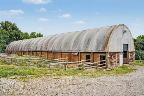 Exterior - 15811 Jedberg Ln, Ballwin, MO 63021 photo 5 of 12