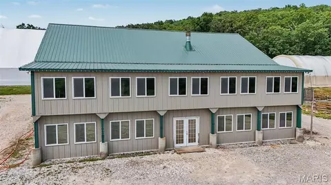 Exterior - 15811 Jedberg Ln, Ballwin, MO 63021 photo 2 of 12