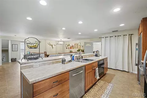 Kitchen - 15811 Jedberg Ln, Ballwin, MO 63021 photo 2 of 3