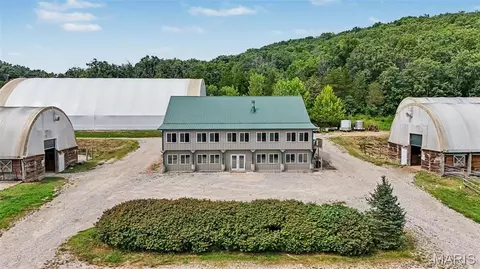 Exterior - 15811 Jedberg Ln, Ballwin, MO 63021 photo 1 of 12