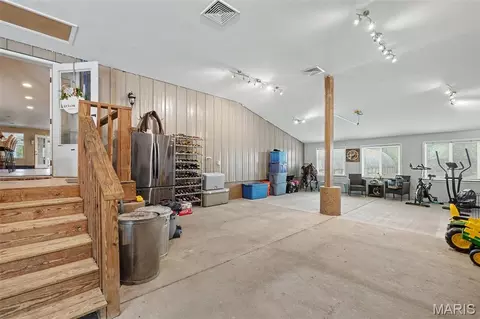Entry Way - 15811 Jedberg Ln, Ballwin, MO 63021 photo 3 of 4