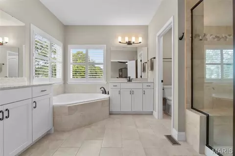 Bath - 787 Wilbie Ct, O'fallon, MO 63368 photo 2 of 8