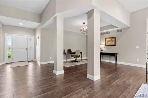 Entry Way - 787 Wilbie Ct, O'fallon, MO 63368 photo 2 of 4