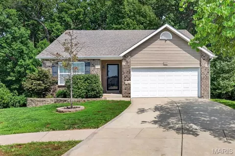 141 Katie Lynn Ct, Wentzville, MO 63385