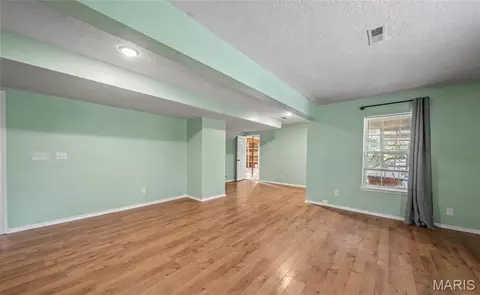 Living - 16975 Lensman Rd, Saint Robert, MO 65584 photo 3 of 4
