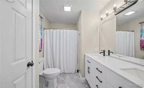 Bath - 16975 Lensman Rd, Saint Robert, MO 65584 photo 1 of 2