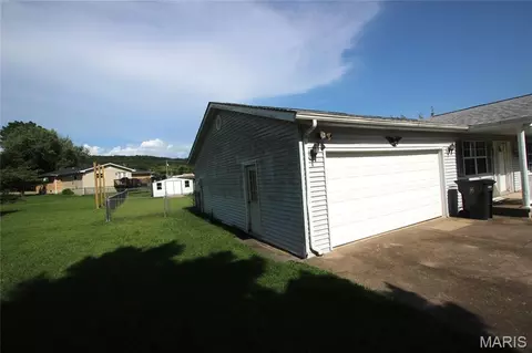 Exterior - 208 N Valle St, Pilot Knob, MO 63663 photo 2 of 4