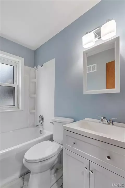 Bath - 9107 Harold Dr, Berkeley, MO 63134 photo 2 of 2