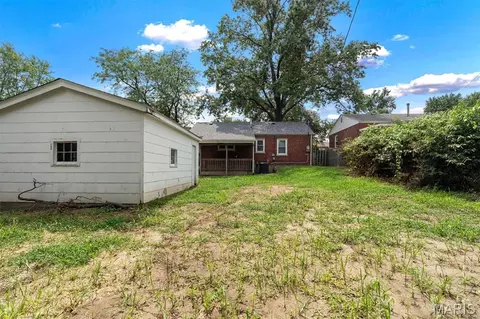 Exterior - 9107 Harold Dr, Berkeley, MO 63134 photo 6 of 11