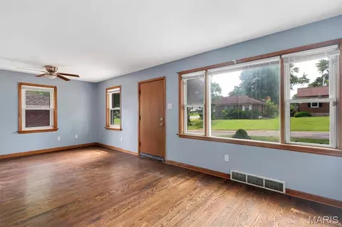 Living - 9107 Harold Dr, Berkeley, MO 63134 photo 1 of 2