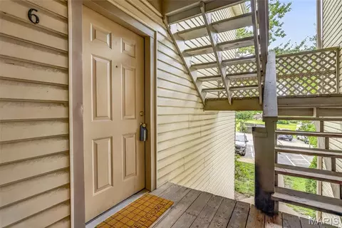 1211 Mangrove Ln #6, Saint Louis, MO 63125