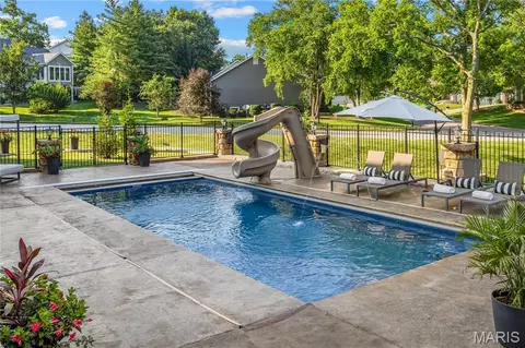 Exterior - 5 Shelbourne Wood Ct, Weldon Spring, MO 63304 photo 8 of 20