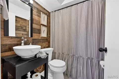 Bath - 402 Saint Joseph Ave, O'fallon, MO 63366 photo 3 of 4