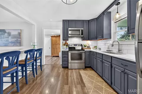 Kitchen - 402 Saint Joseph Ave, O'fallon, MO 63366 photo 3 of 5