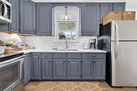 Kitchen - 402 Saint Joseph Ave, O'fallon, MO 63366 photo 5 of 5