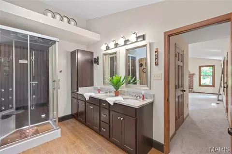 Bath - 5002 Circle Dr, Imperial, MO 63052 photo 3 of 5