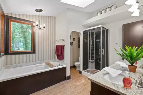 Bath - 5002 Circle Dr, Imperial, MO 63052 photo 2 of 5