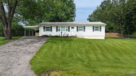 3583 Sunrise Dr, Imperial, MO 63052