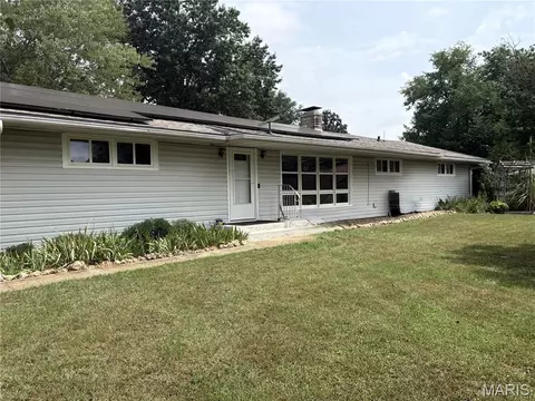 1020 Walnut St, Cabool, MO 65689