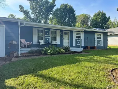 109 Dawn Dr, Washington, MO 63090